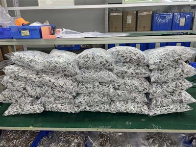 40000 পিস USB C চার্জিং তারের চালান